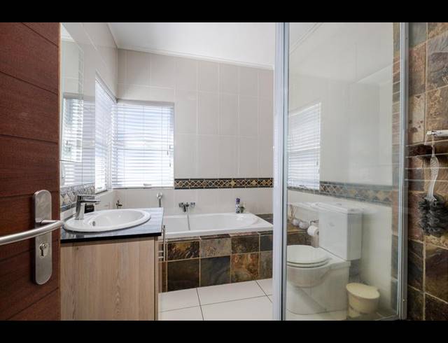 4 BEDROOM PROPERTY TO RENT IN BRYANSTON